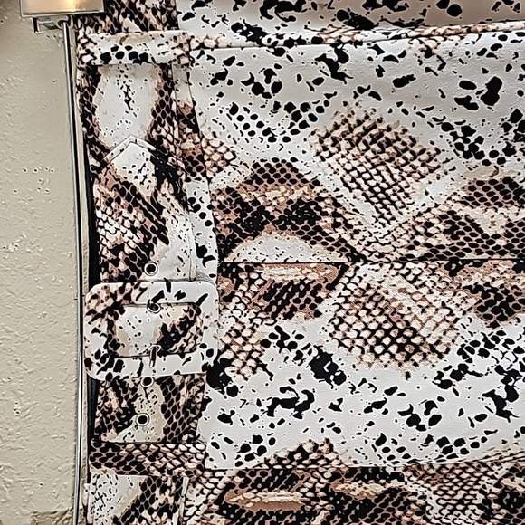 Verxy Snake Print Wide Leg Pants - Picture 4 of 7